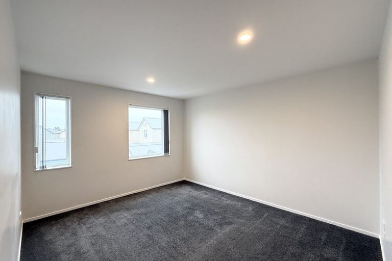 Photo of property in 6 Riroriro Close, Papakura, 2110