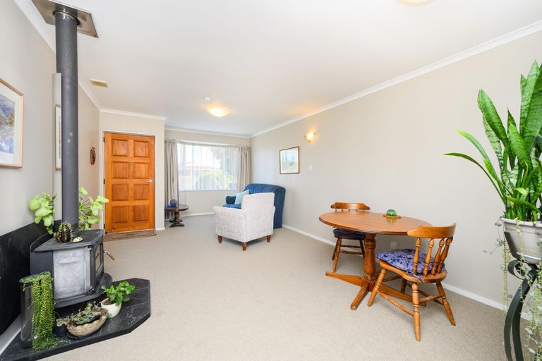 Photo of property in 9 Drury Street, Cloverlea, Palmerston North, 4412