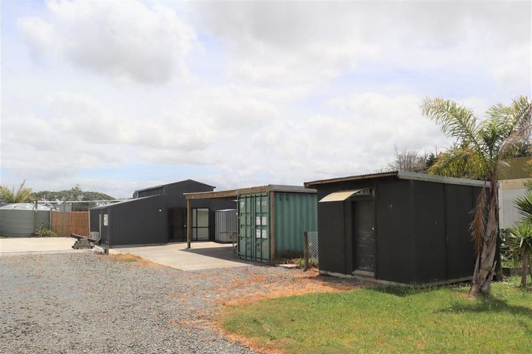 Photo of property in 11 West Coast Road, Te Kopuru, 0391