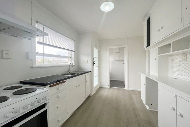 Photo of property in 18 Brocas Avenue, Hillcrest, Hamilton, 3216