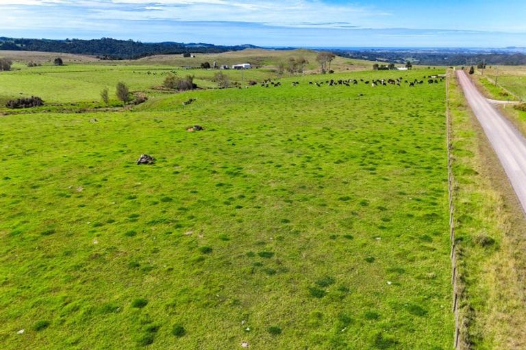 Photo of property in 570 Mangakaretu Road, Okaihau, 0295