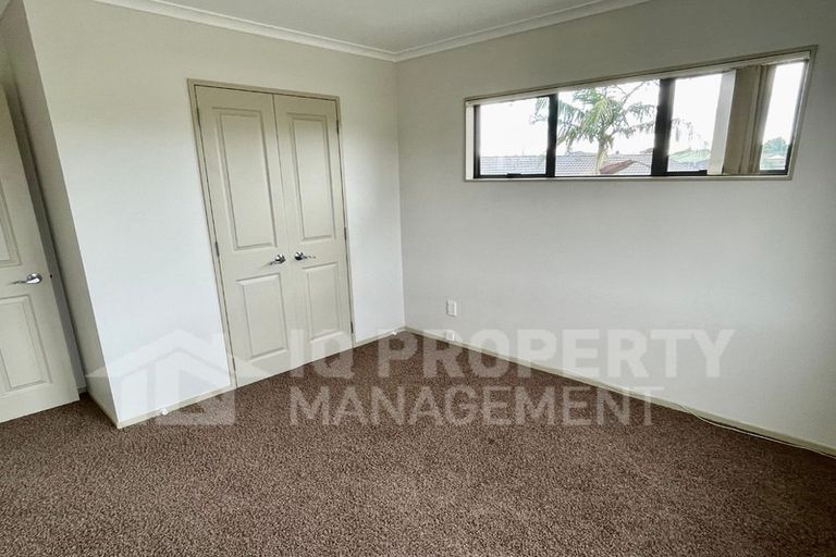Photo of property in 35 Peninsula Road, Mangere, Auckland, 2022