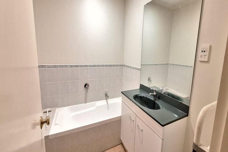 Photo of property in 34 Eastland Road, Flat Bush, Auckland, 2019