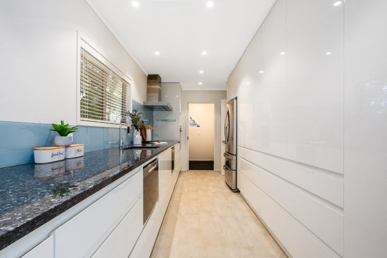 Photo of property in 4 Te Kura Road, Pukerua Bay, 5026