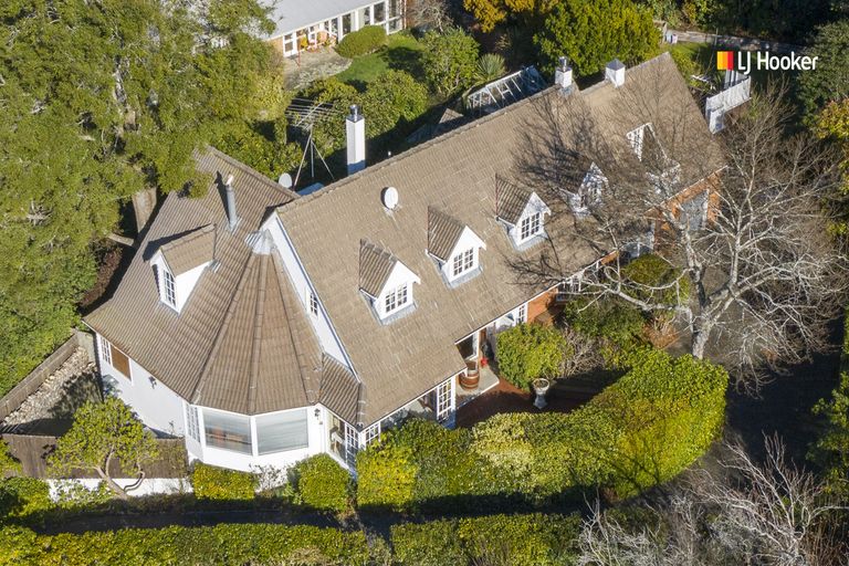 Photo of property in 69 Glenross Street, Glenross, Dunedin, 9011