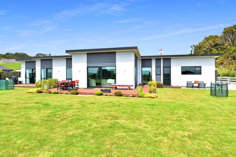 Photo of property in 16 Takutai Terrace, Ruatapu, Hokitika, 7883