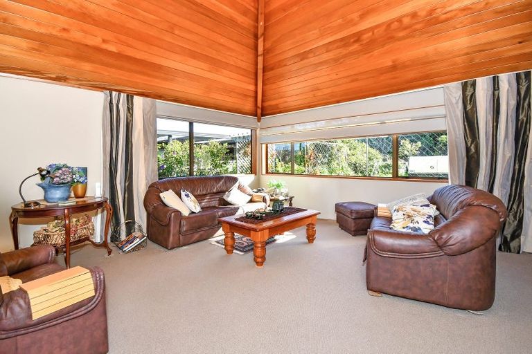 Photo of property in 8 Lemonwood Place, The Gardens, Auckland, 2105