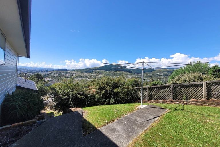 Photo of property in 3 Saint Aidans Way, Tawa, Wellington, 5028