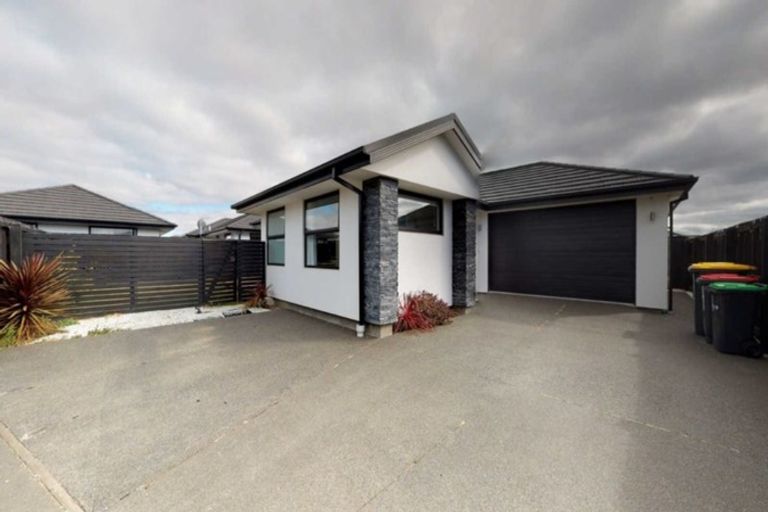 Photo of property in 18 Maka Lane, Halswell, Christchurch, 8025
