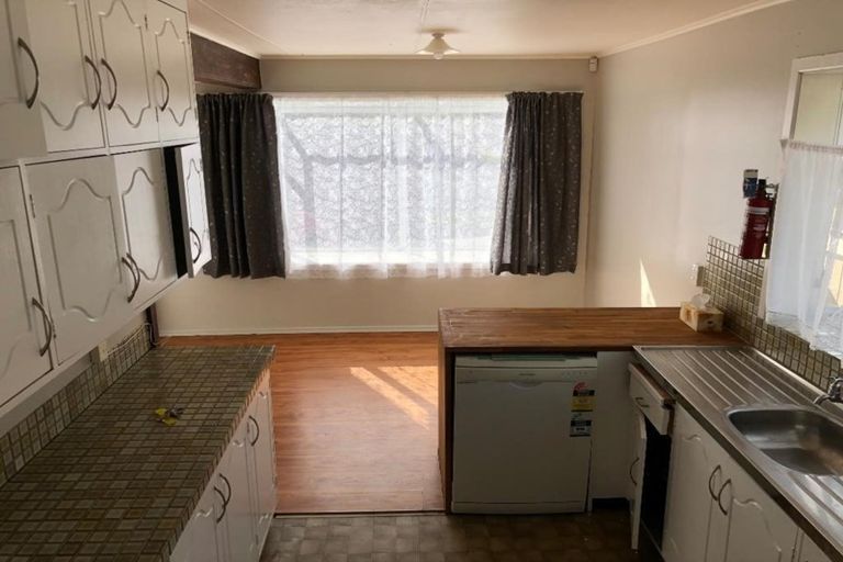 Photo of property in 19 Sunnyside Road, Nawton, Hamilton, 3200