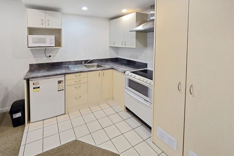 Photo of property in Terrace Heights Apartments, 6b/163 The Terrace, Wellington Central, Wellington, 6011