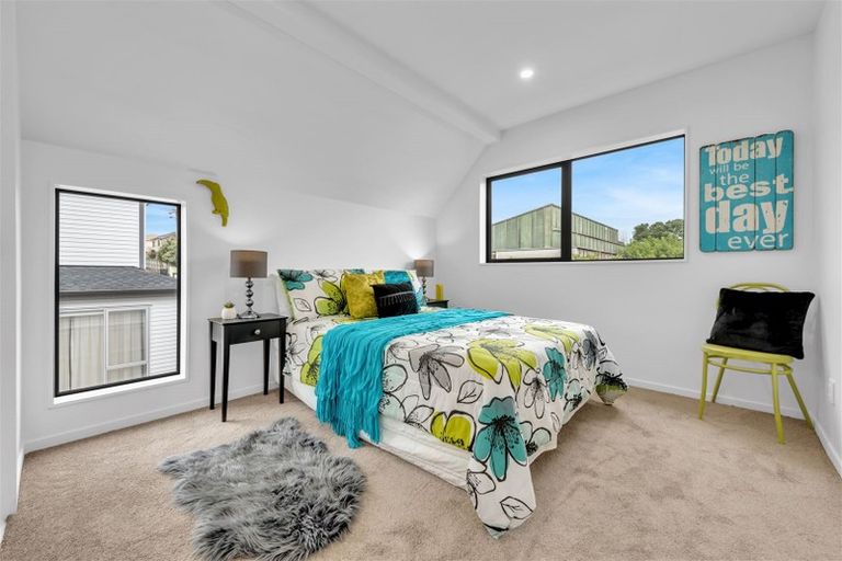 Photo of property in 241a Bucklands Beach Road, Bucklands Beach, Auckland, 2012