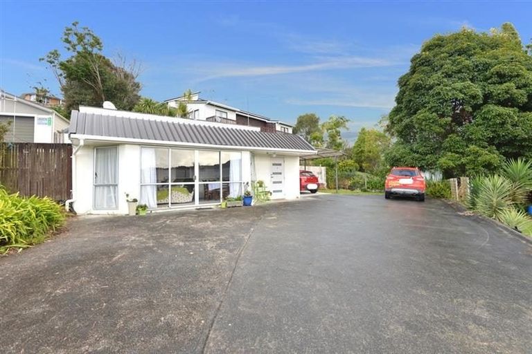 Photo of property in 8b Mountain Road, Morningside, Whangarei, 0110