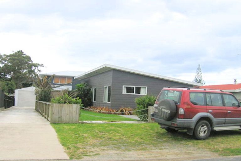 Photo of property in 102a Beverley Terrace, Whangamata, 3620