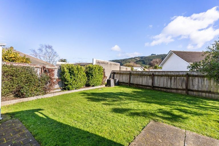 Photo of property in 20 Parera Grove, Heretaunga, Upper Hutt, 5018