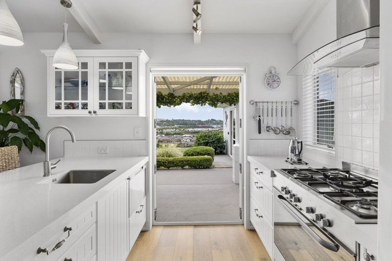 Photo of property in 21 Broadwater Close, Pyes Pa, Tauranga, 3112