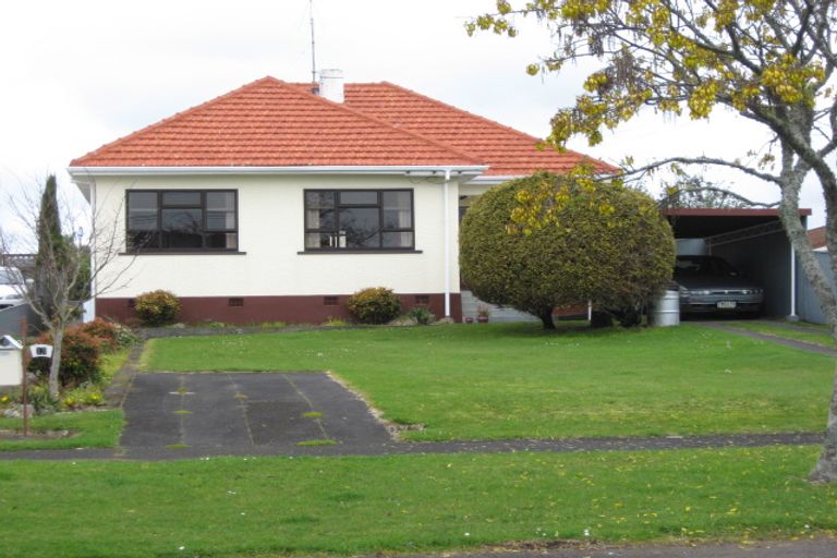 Photo of property in 13 Selwyn Street, Lower Vogeltown, New Plymouth, 4310