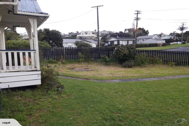 Photo of property in 1 Miro Street, Helensville, 0800