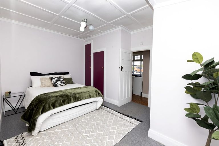 Photo of property in 75 Pendarves Street, New Plymouth, 4310