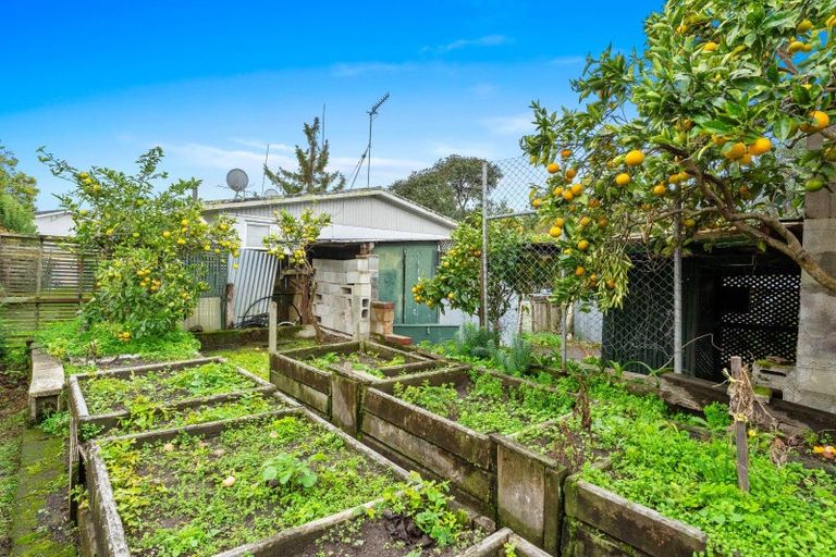 Photo of property in 2/1 Lingfield Street, Glenfield, Auckland, 0629