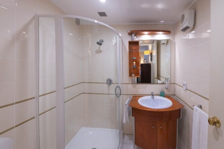 Photo of property in Highwic, 5/32 Hobson Street, Thorndon, Wellington, 6011