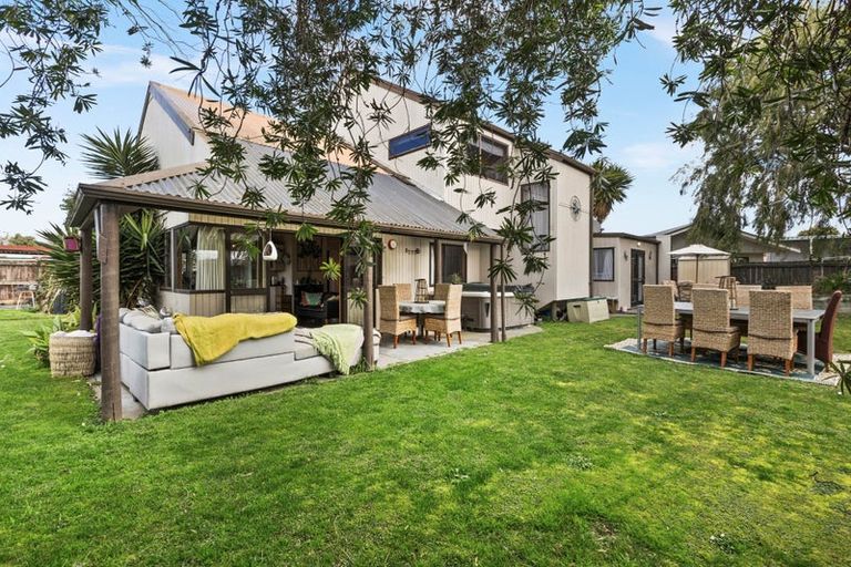 Photo of property in 16 Cormack Place, Greenmeadows, Napier, 4112