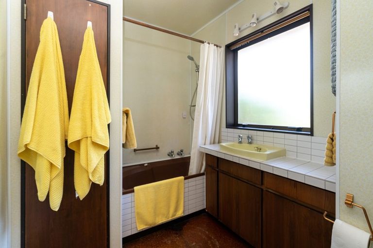 Photo of property in 43 Field Way, Waikanae Beach, Waikanae, 5036