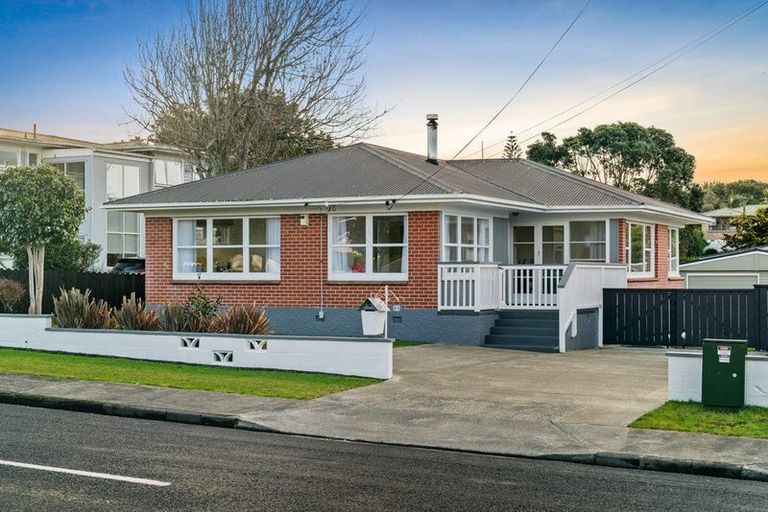 Photo of property in 23 Royston Street, Rosehill, Papakura, 2113