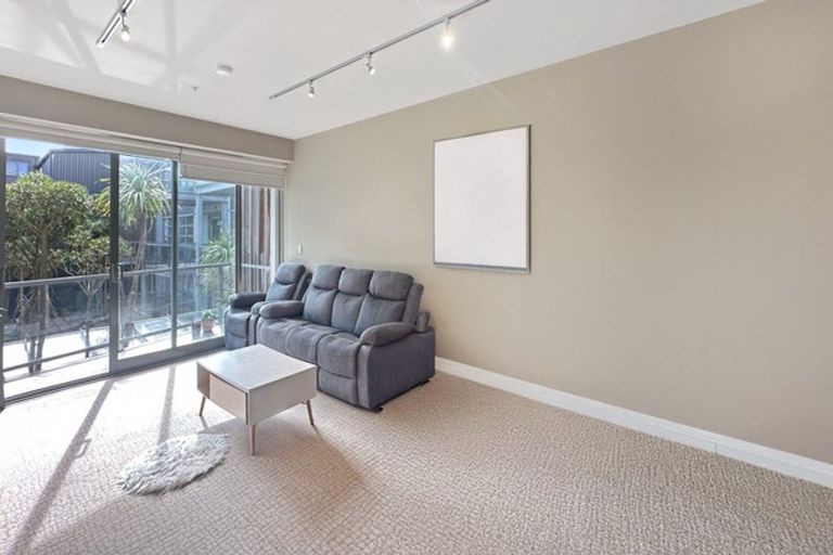 Photo of property in Revolucion Apartments, 201s/28 Torrens Terrace, Mount Cook, Wellington, 6011