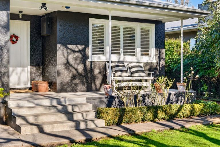 Photo of property in 320 Clifton Road, Te Awanga, 4102
