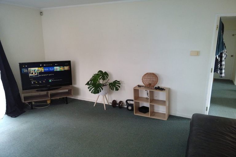 Photo of property in 2/15 Shifnal Drive, Randwick Park, Auckland, 2105