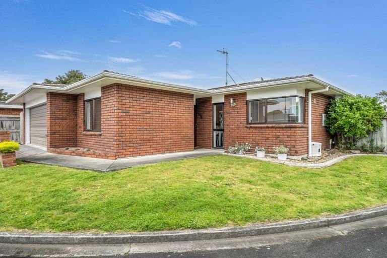 Photo of property in 1 Loader Place, Tawhero, Whanganui, 4501