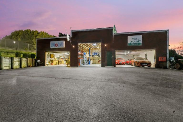 Photo of property in 77 Awanui Rise, Papakura, 2582