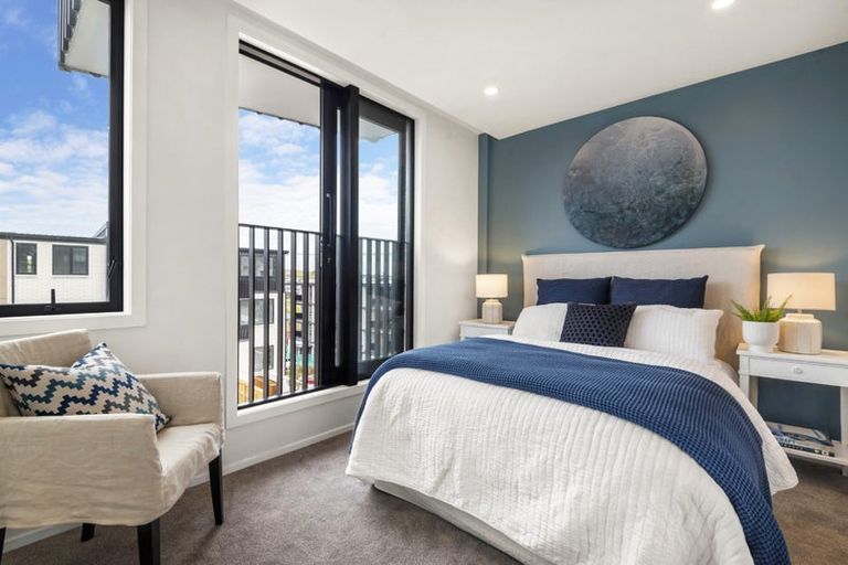 Photo of property in 2/19 Windlass Street, Long Bay, Auckland, 0630