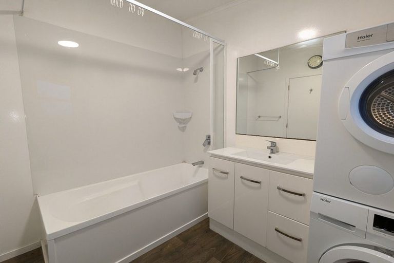 Photo of property in 30 Sussex Street, Mount Cook, Wellington, 6021