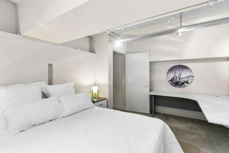 Photo of property in Stadium Garden Flats, 314/107 Thorndon Quay, Pipitea, Wellington, 6011