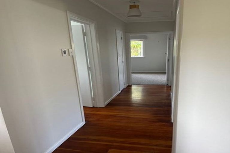 Photo of property in 1/24 Lancaster Road, Beach Haven, Auckland, 0626