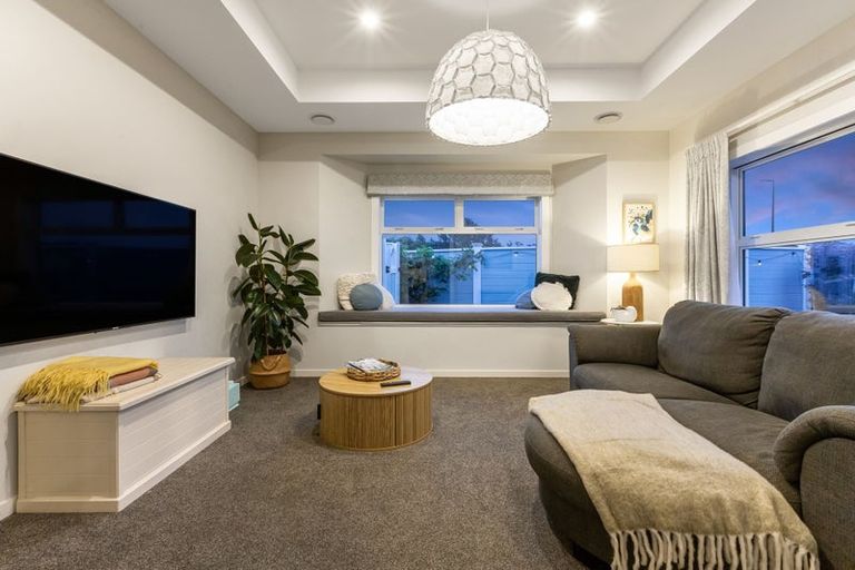 Photo of property in 22 Topsail Way, Whitby, Porirua, 5024