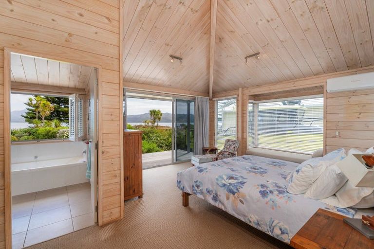 Photo of property in 132 Harbour Drive, Matarangi, Whitianga, 3592