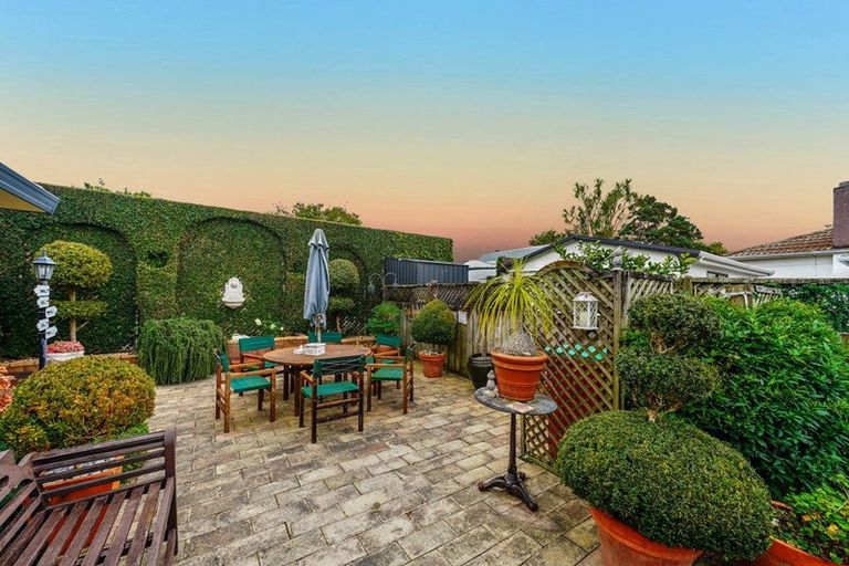 Photo of property in 2/13 Hamilton Road, Papatoetoe, Auckland, 2025