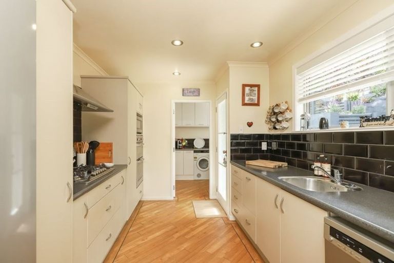 Photo of property in 24 Rothesay Place, Dinsdale, Hamilton, 3204