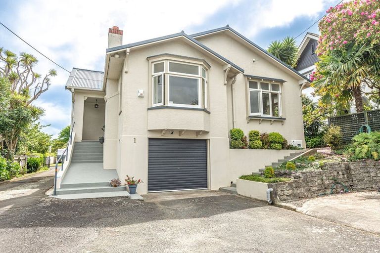 Photo of property in 1 Brassey Road, Saint Johns Hill, Whanganui, 4500
