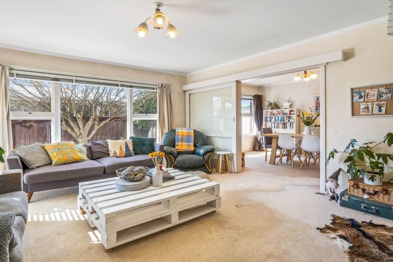 Photo of property in 62 Coopers Road, Dallington, Christchurch, 8061