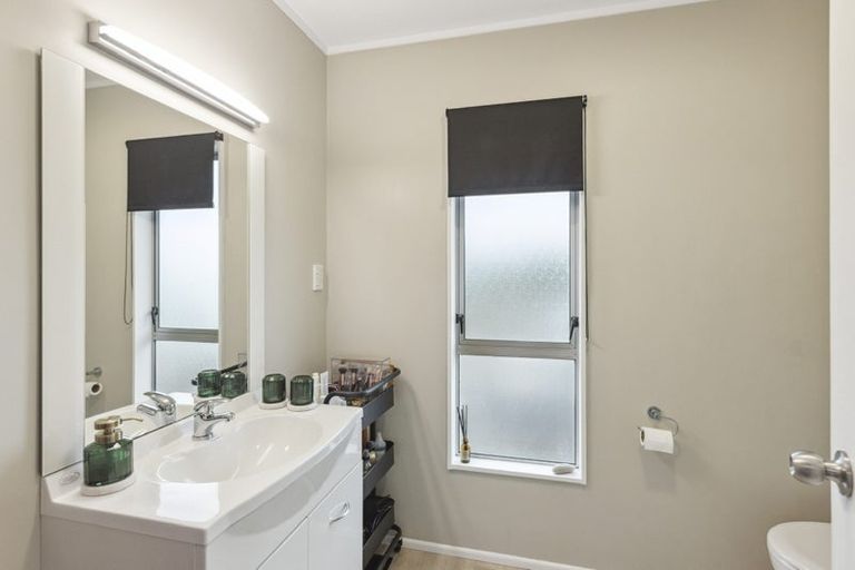 Photo of property in 14 Cypress Grove, Paraparaumu, 5032