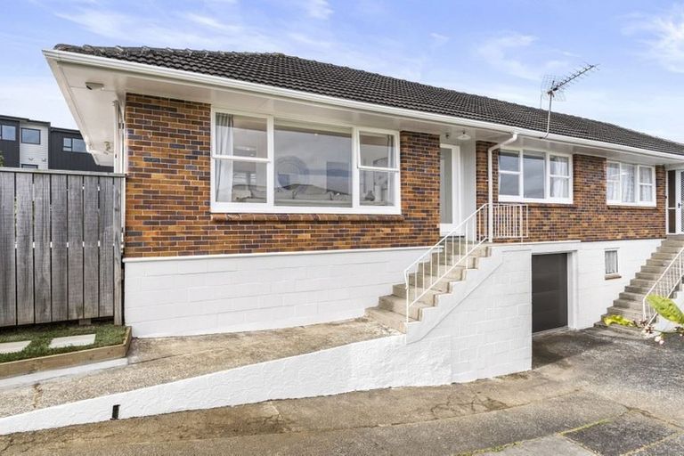 Photo of property in 1/8 Fowler Street, Northcote, Auckland, 0627