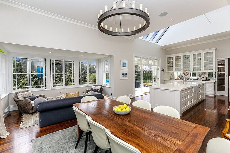 Photo of property in 16 Shortland Street, Lower Vogeltown, New Plymouth, 4310