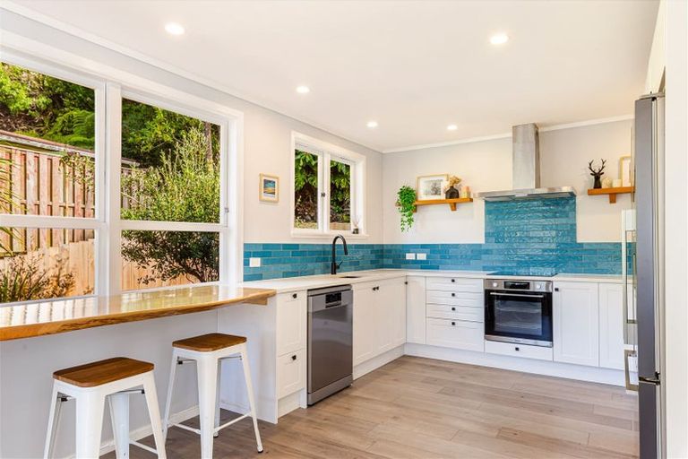 Photo of property in 11 Selwyn Avenue, Glen Eden, Auckland, 0602