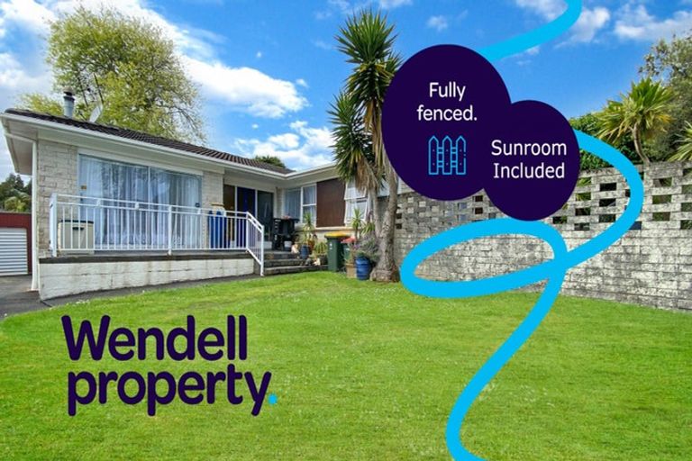 Photo of property in 1 Iorangi Place, Hillpark, Auckland, 2102