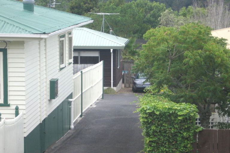 Photo of property in 2/36 Roberts Road, Glenfield, Auckland, 0629