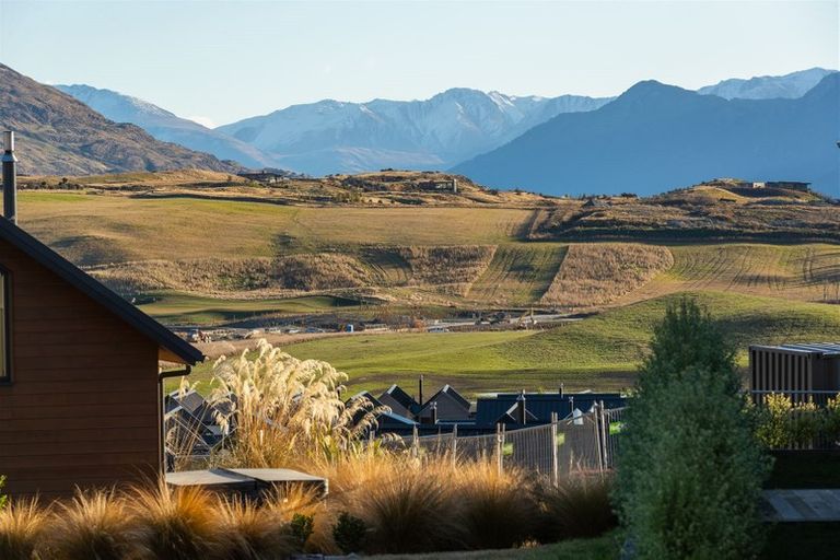 Photo of property in 11 Falconer Rise, Jacks Point, Queenstown, 9371